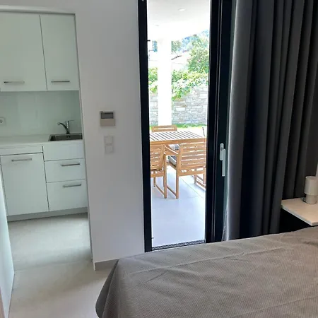 House Thomi * 스칼라 포타미아스